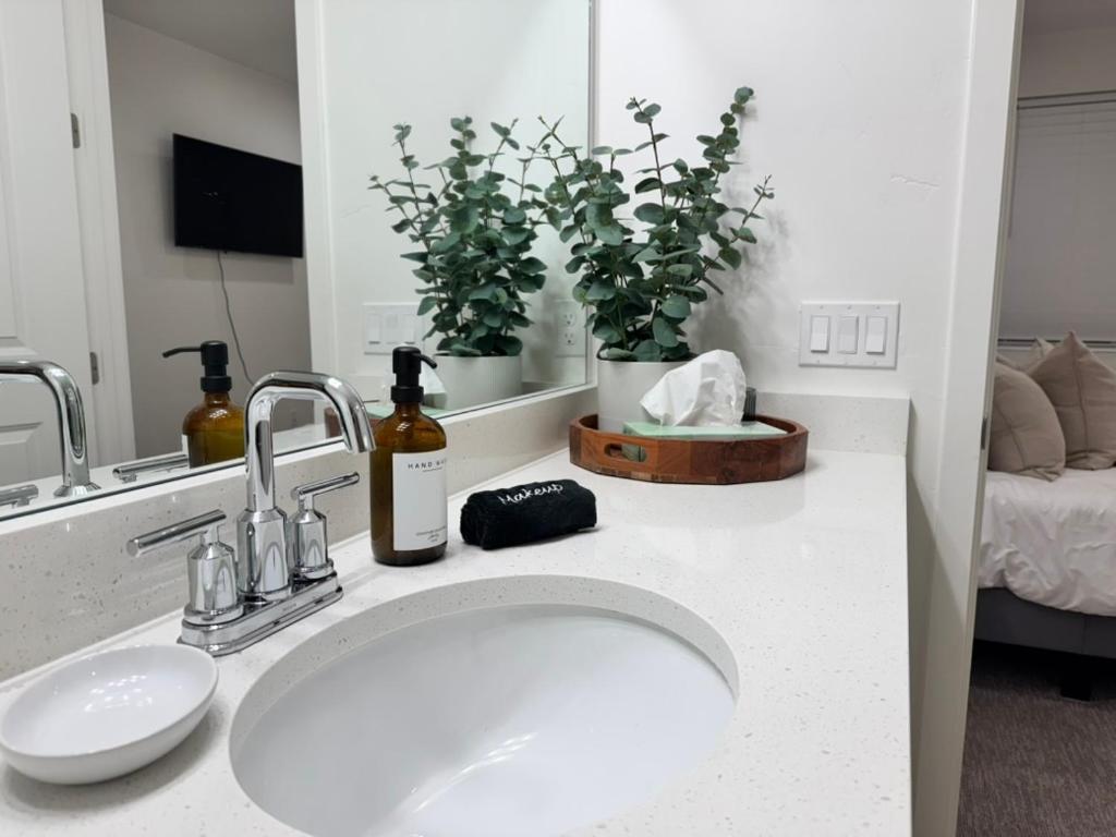 Casa vacanze Bear Retreat - Walk To Marina & Market! *